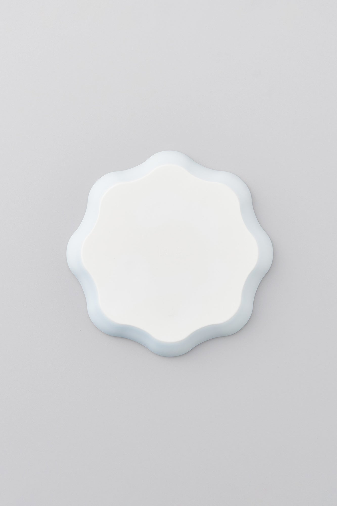 PORCELAIN POTTERY PLATE SMALL
