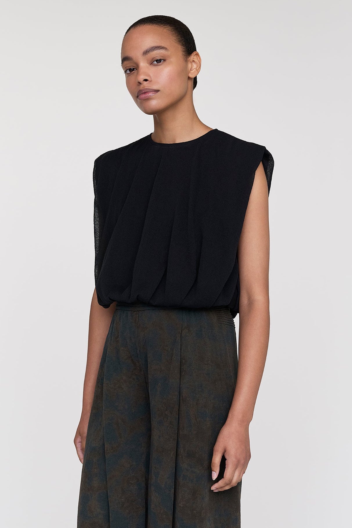 モデル身長：173cm　着用サイズ：F (One size)