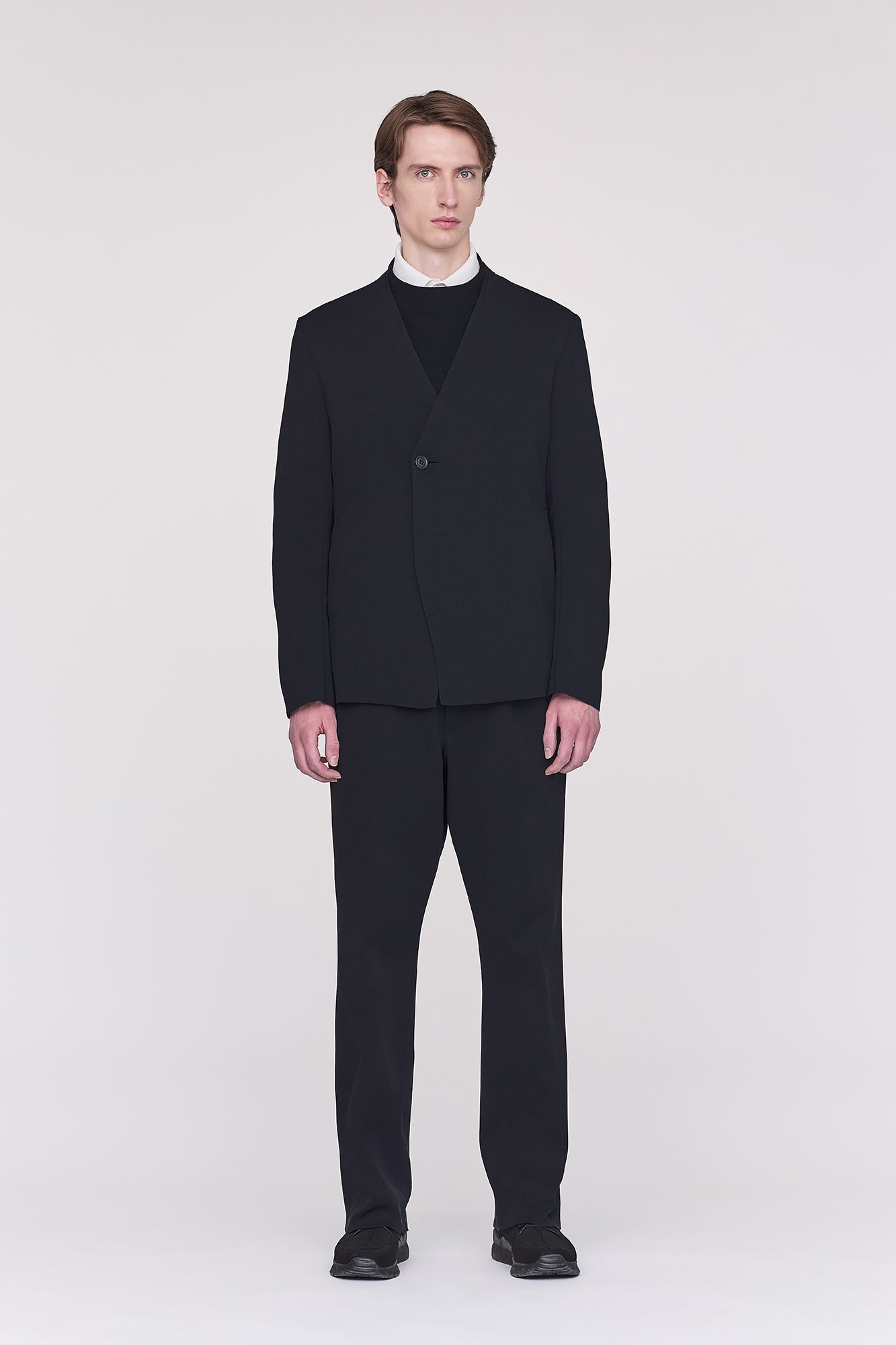 モデル身長：187cm　着用サイズ：5