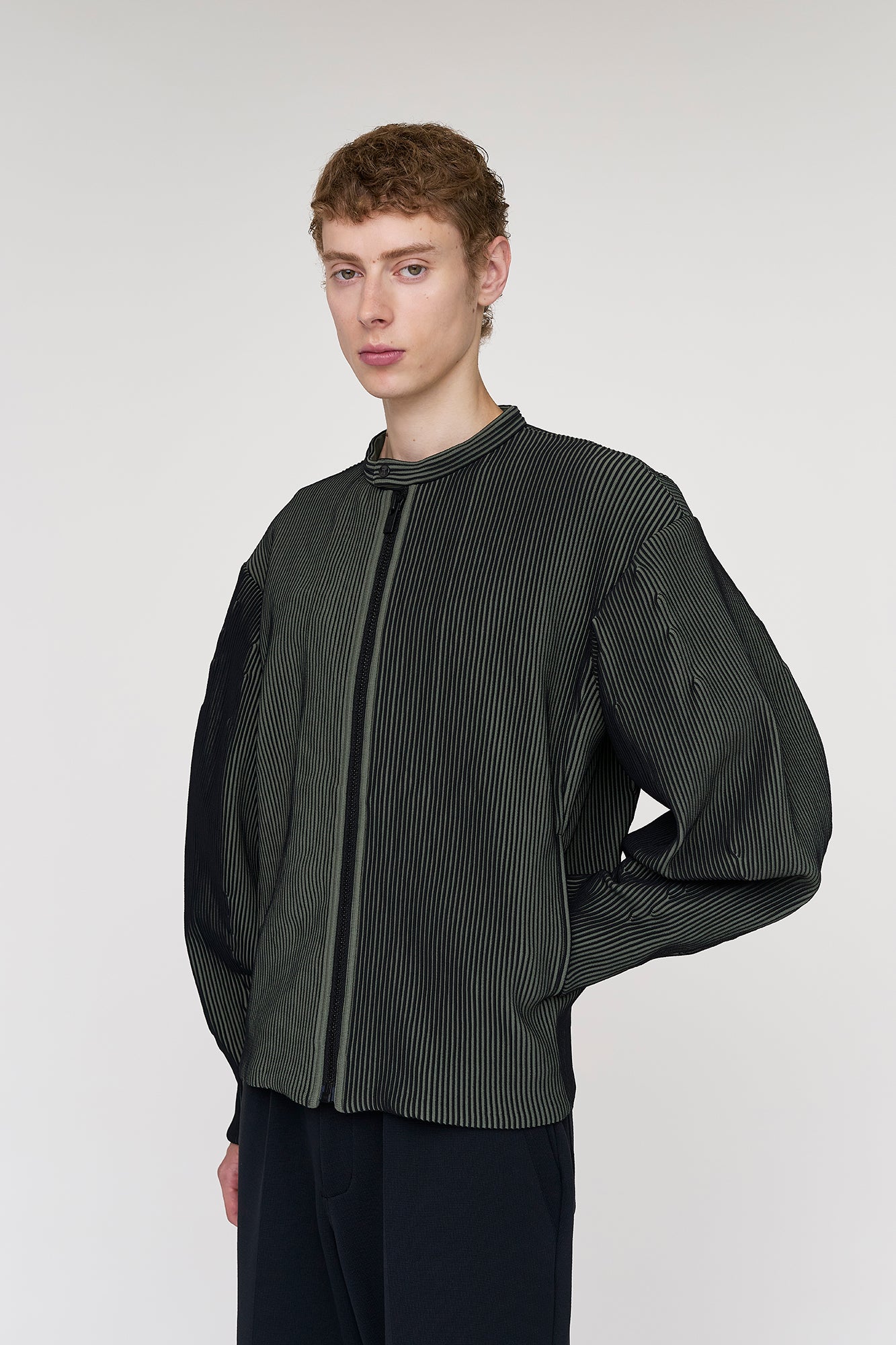 HYPHA STAND COLLAR ZIP BLOUSON