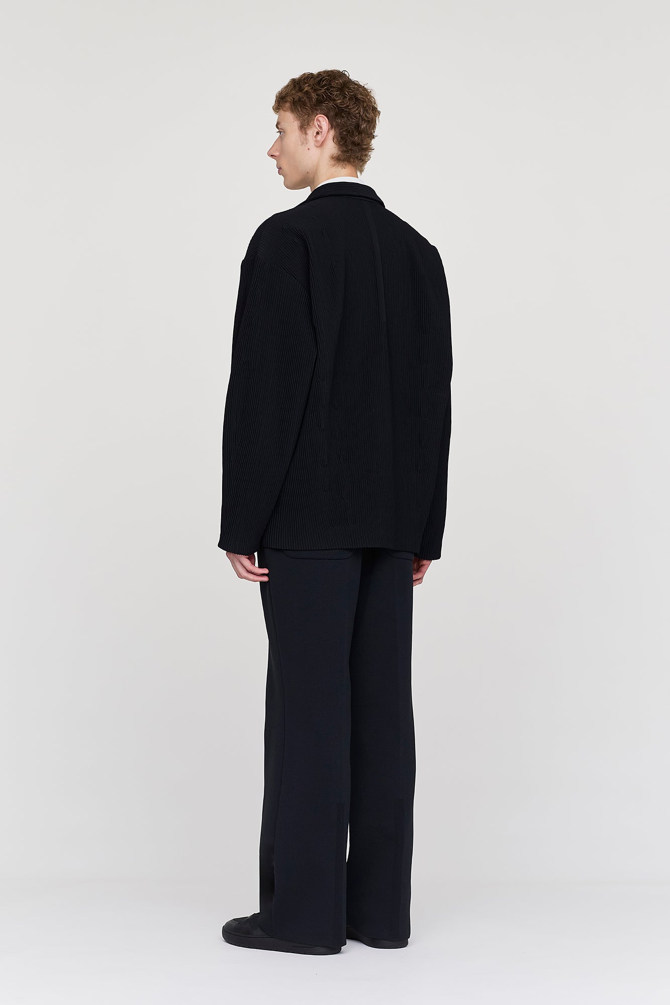 モデル身長：186cm　着用サイズ：5