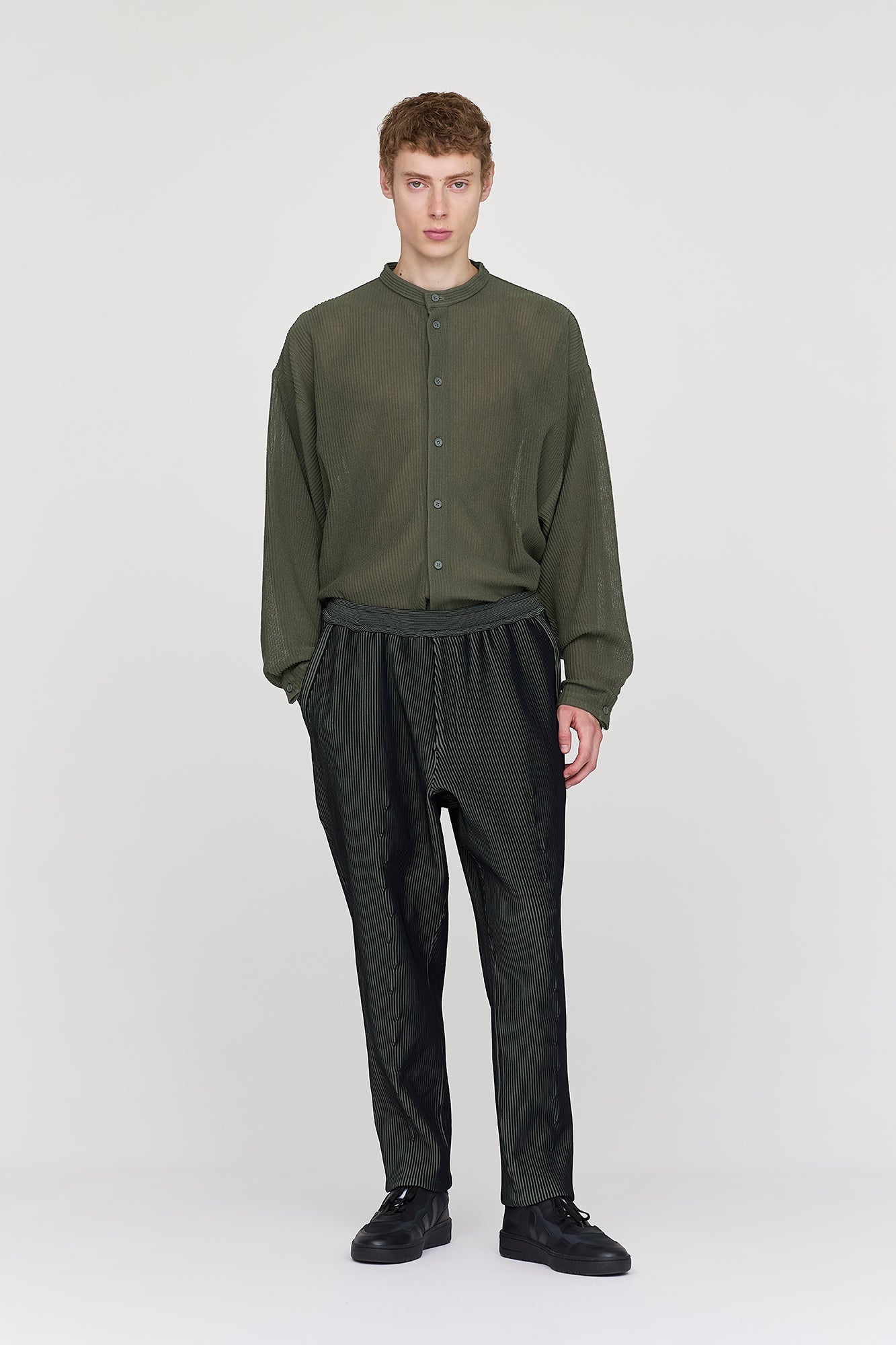 モデル身長：186cm　着用サイズ：5