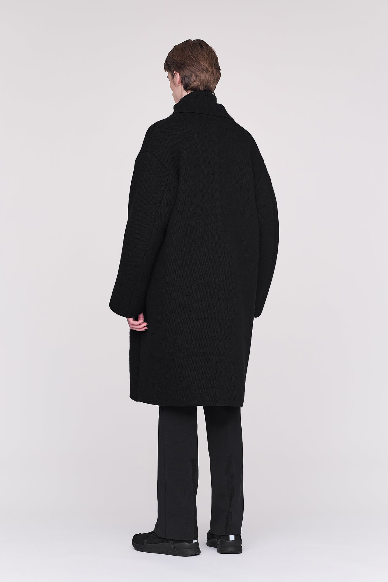 モデル身長：187cm　着用サイズ：5