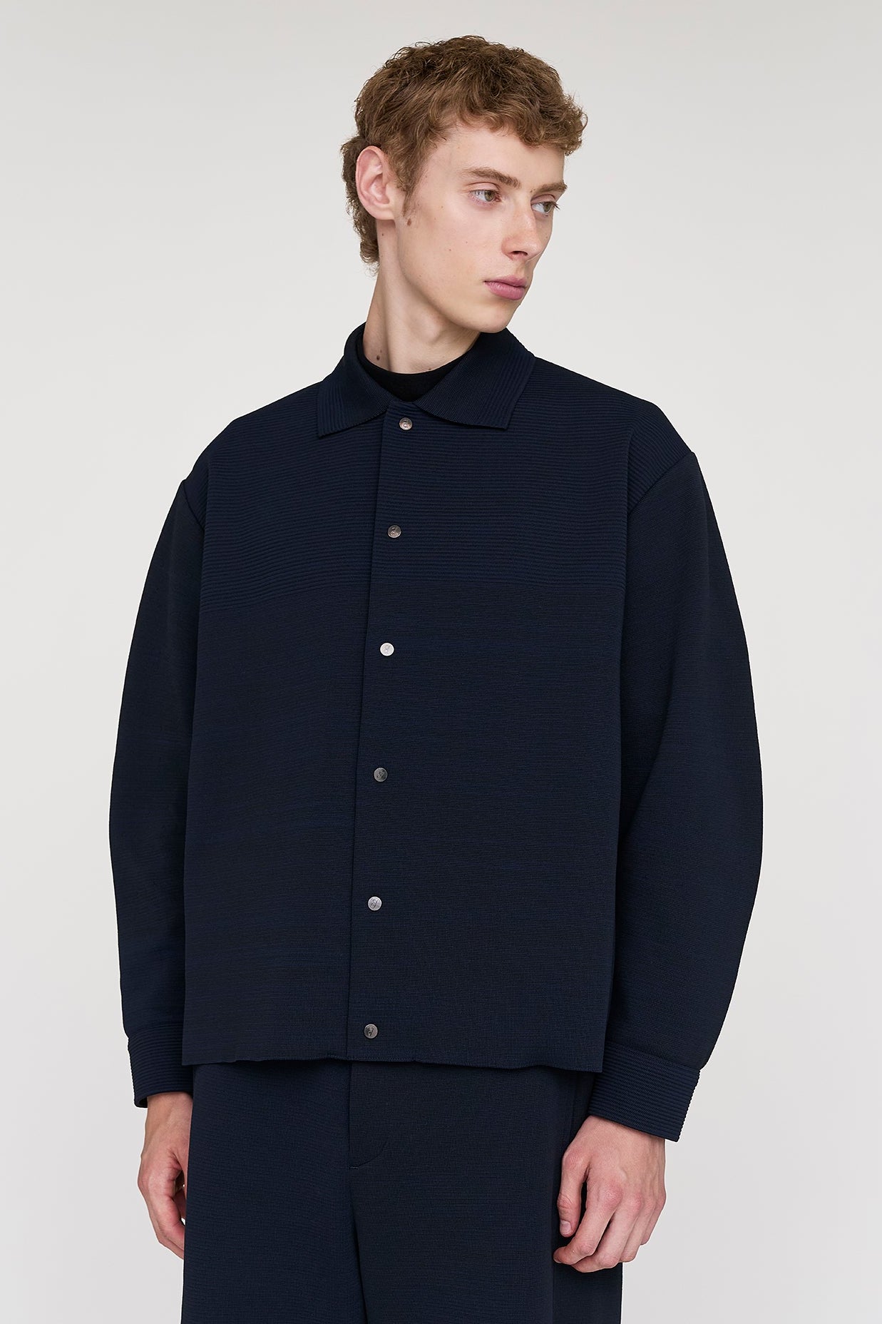 モデル身長：186cm　着用サイズ：5