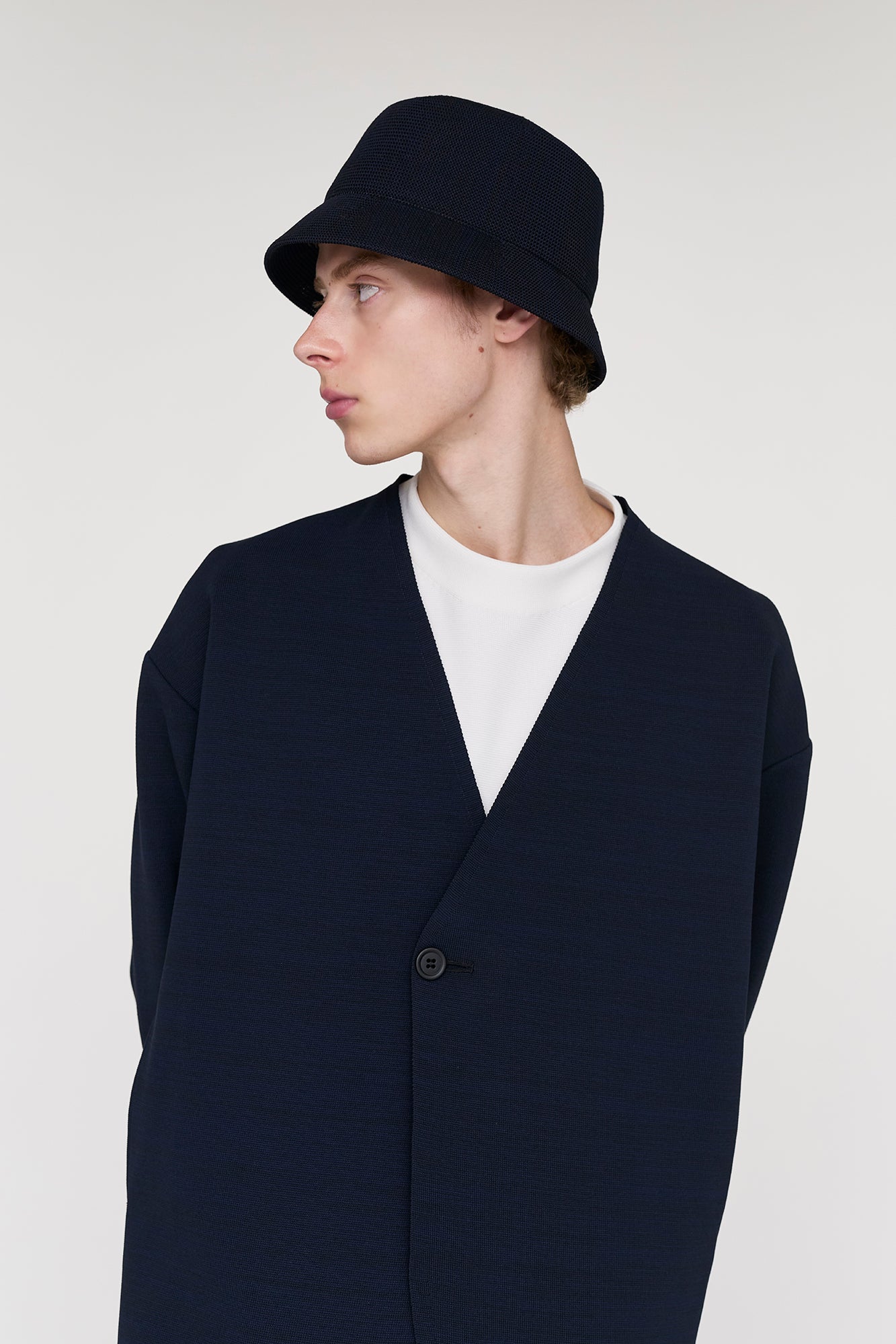 モデル身長：186cm　着用サイズ：5