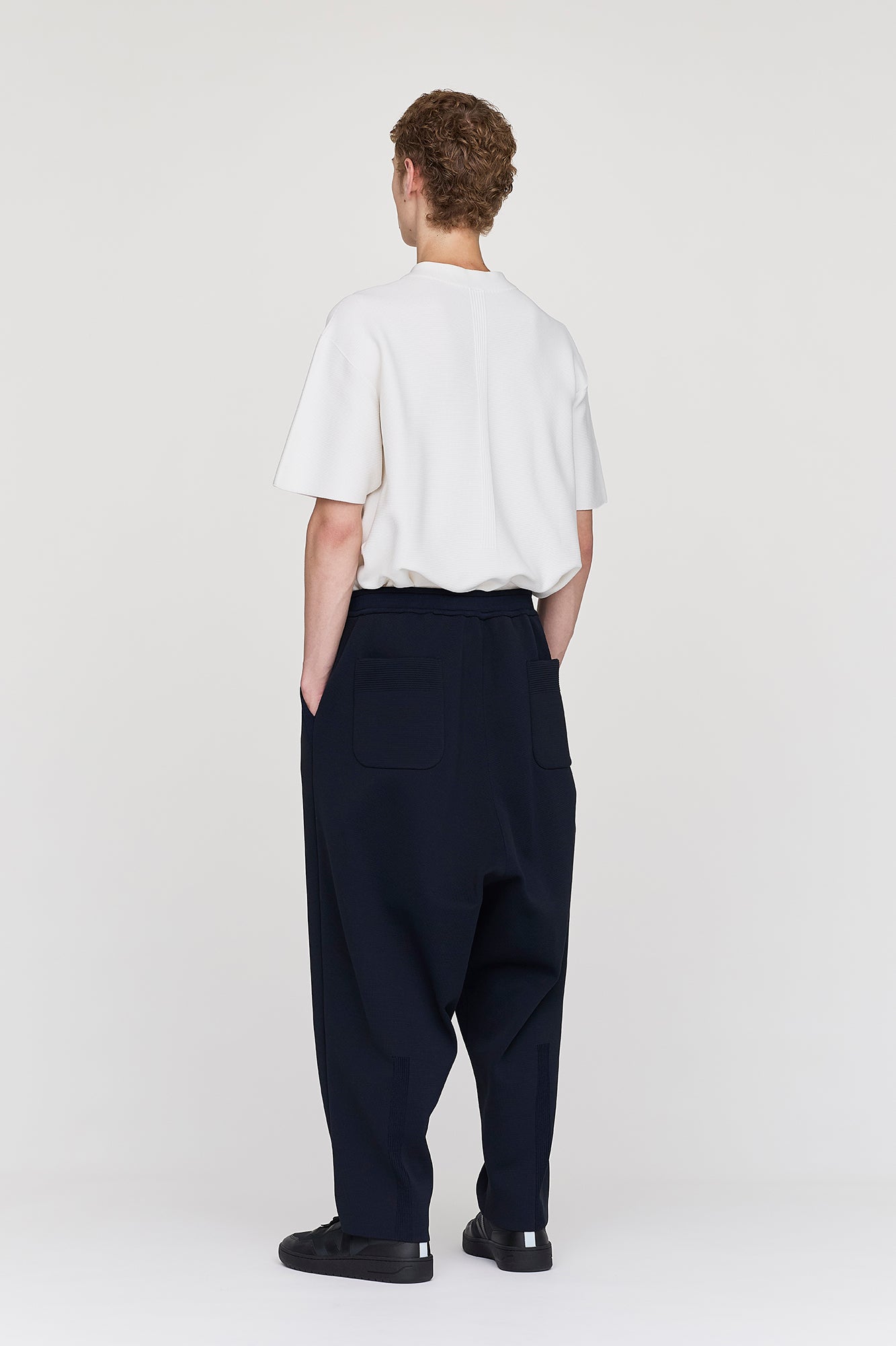 モデル身長：186cm　着用サイズ：5