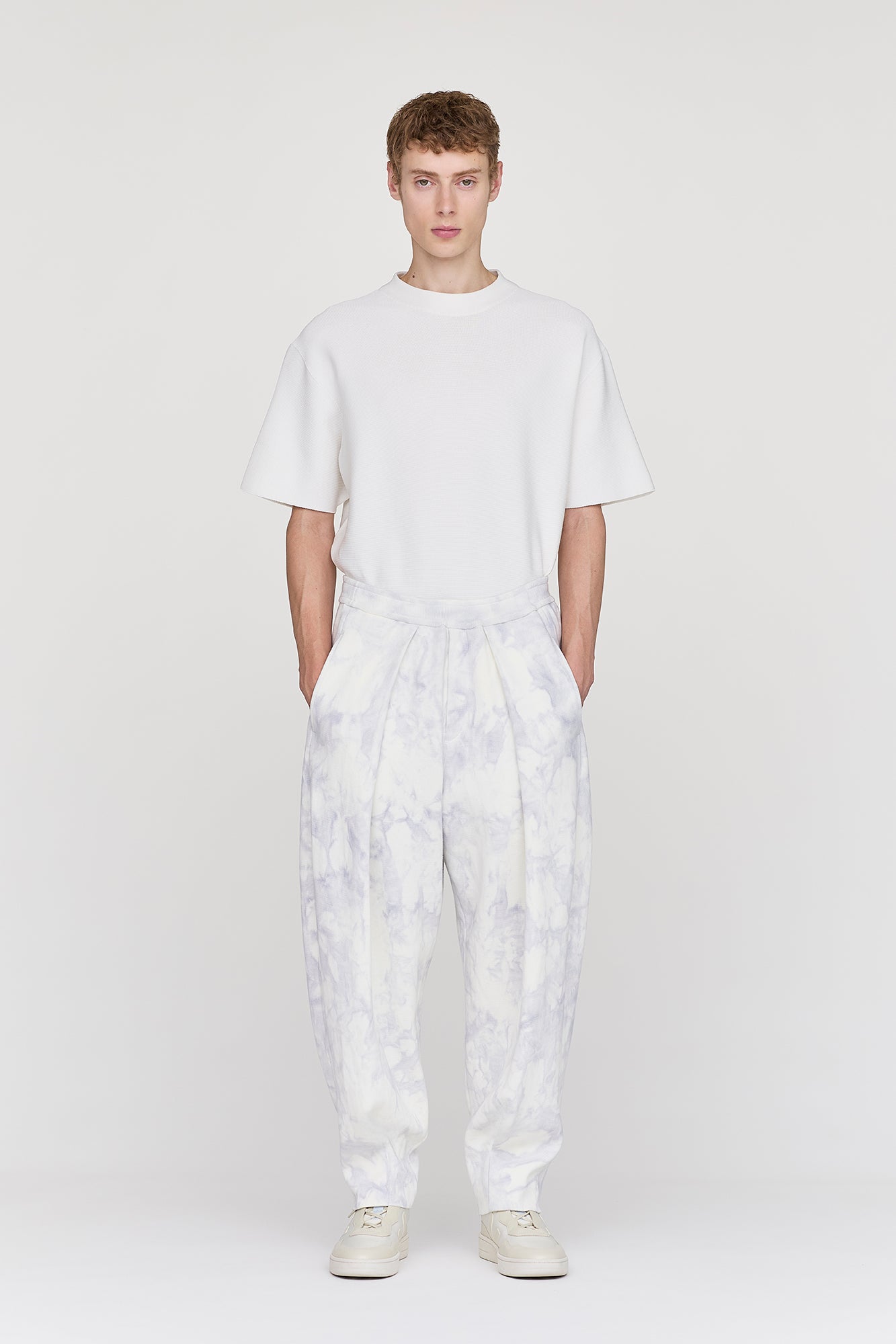 モデル身長：186cm　着用サイズ：5