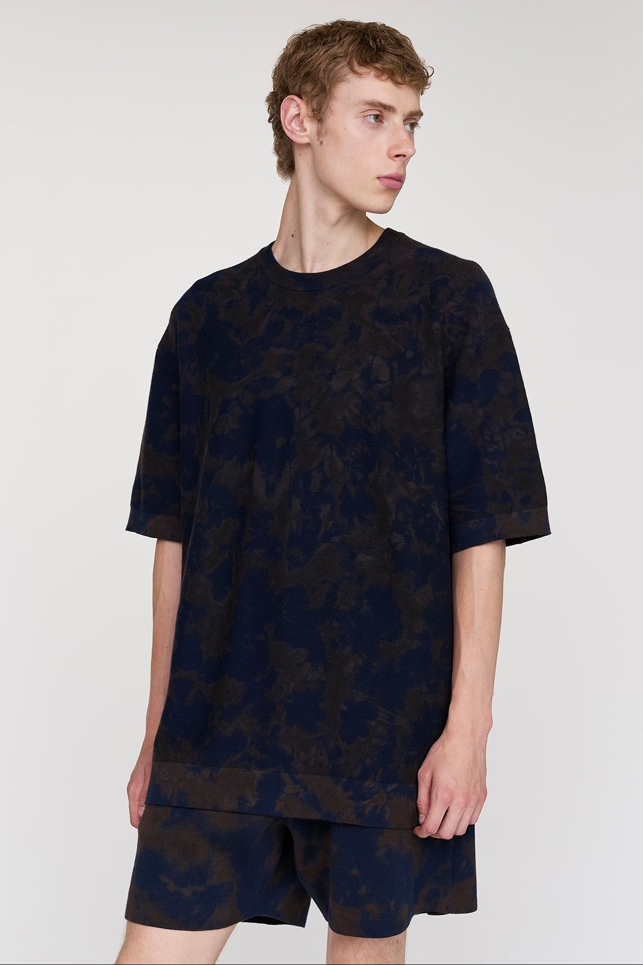 モデル身長：186cm　着用サイズ：5