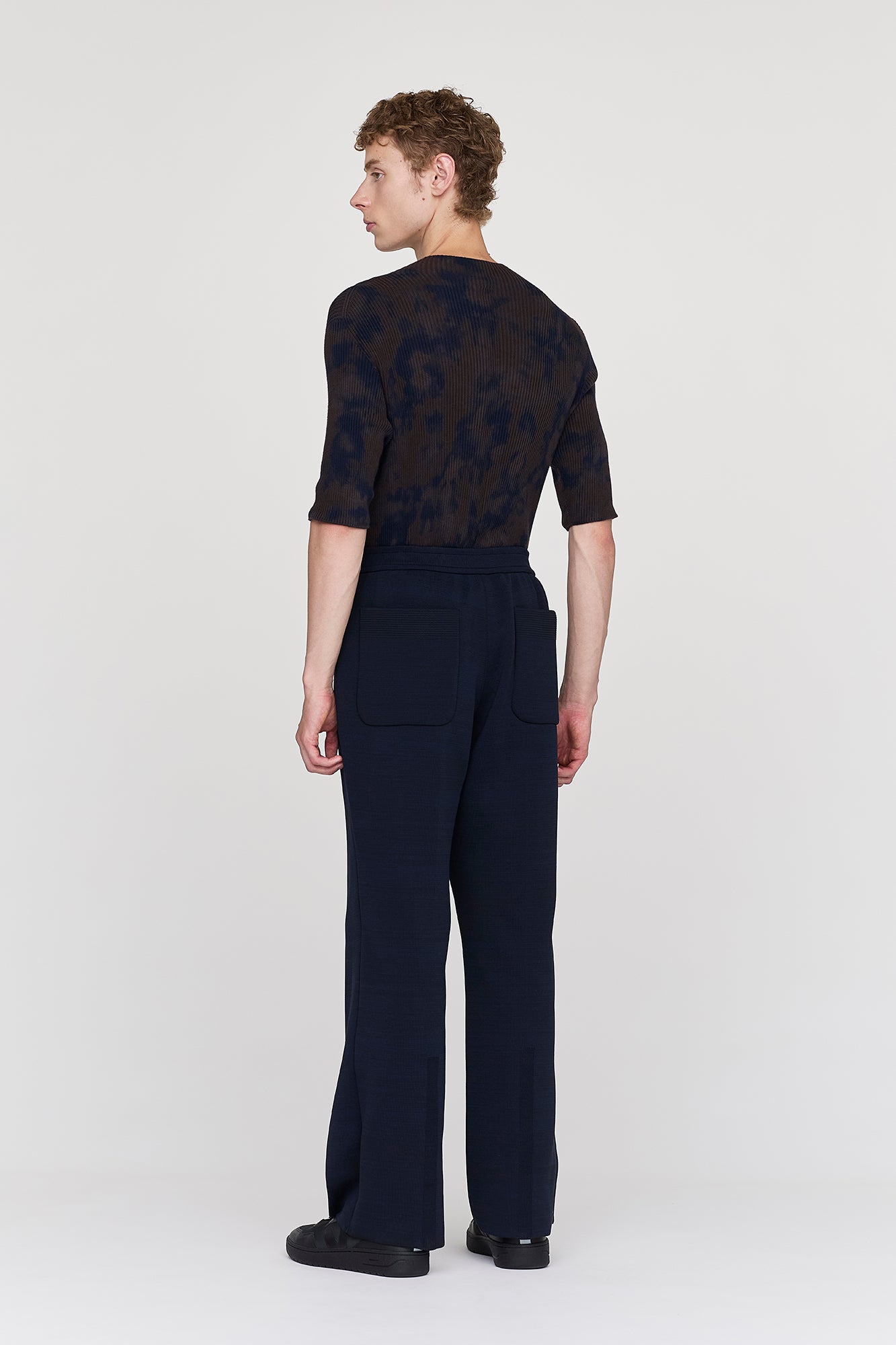 モデル身長：186cm　着用サイズ：F