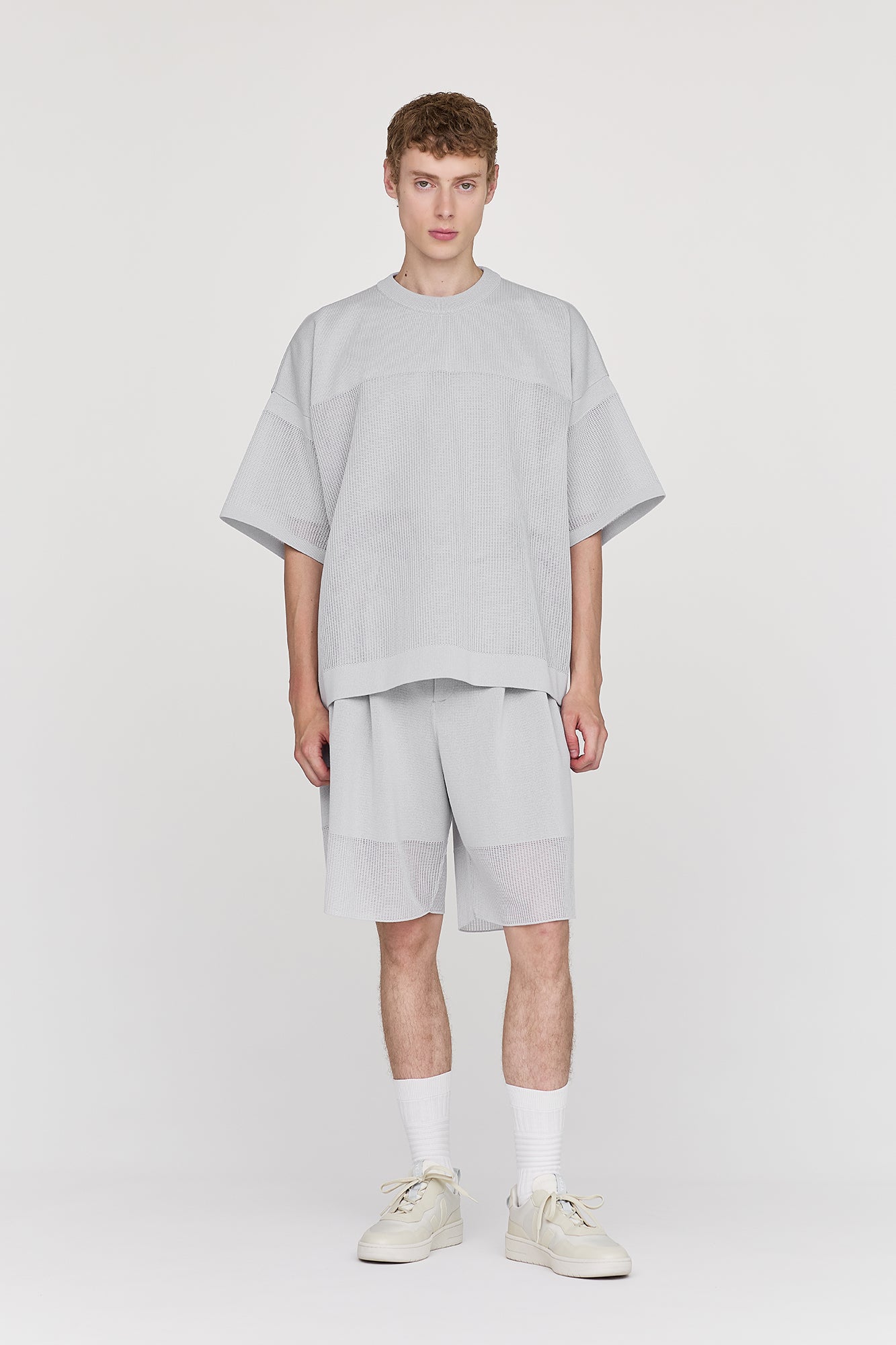 モデル身長：186cm　着用サイズ：5