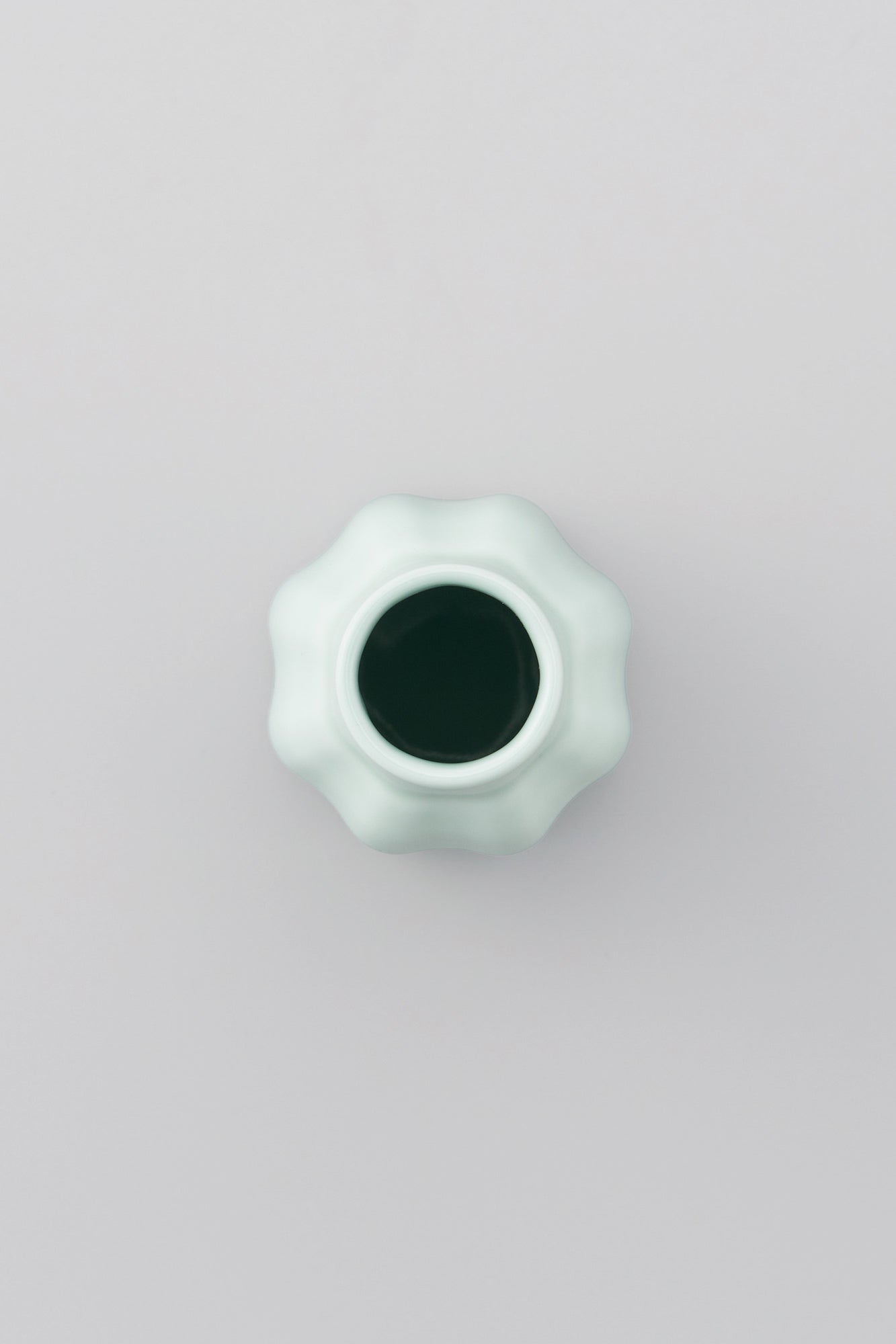 PORCELAIN POTTERY VASE