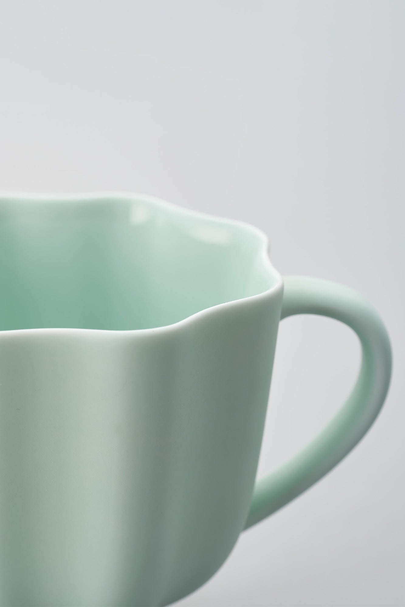 PORCELAIN POTTERY TEA MUG