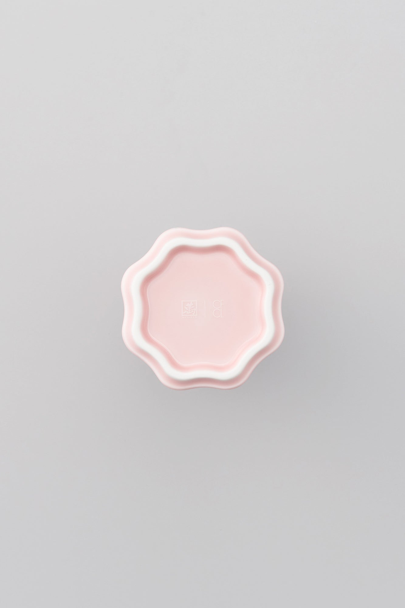 PORCELAIN POTTERY VASE