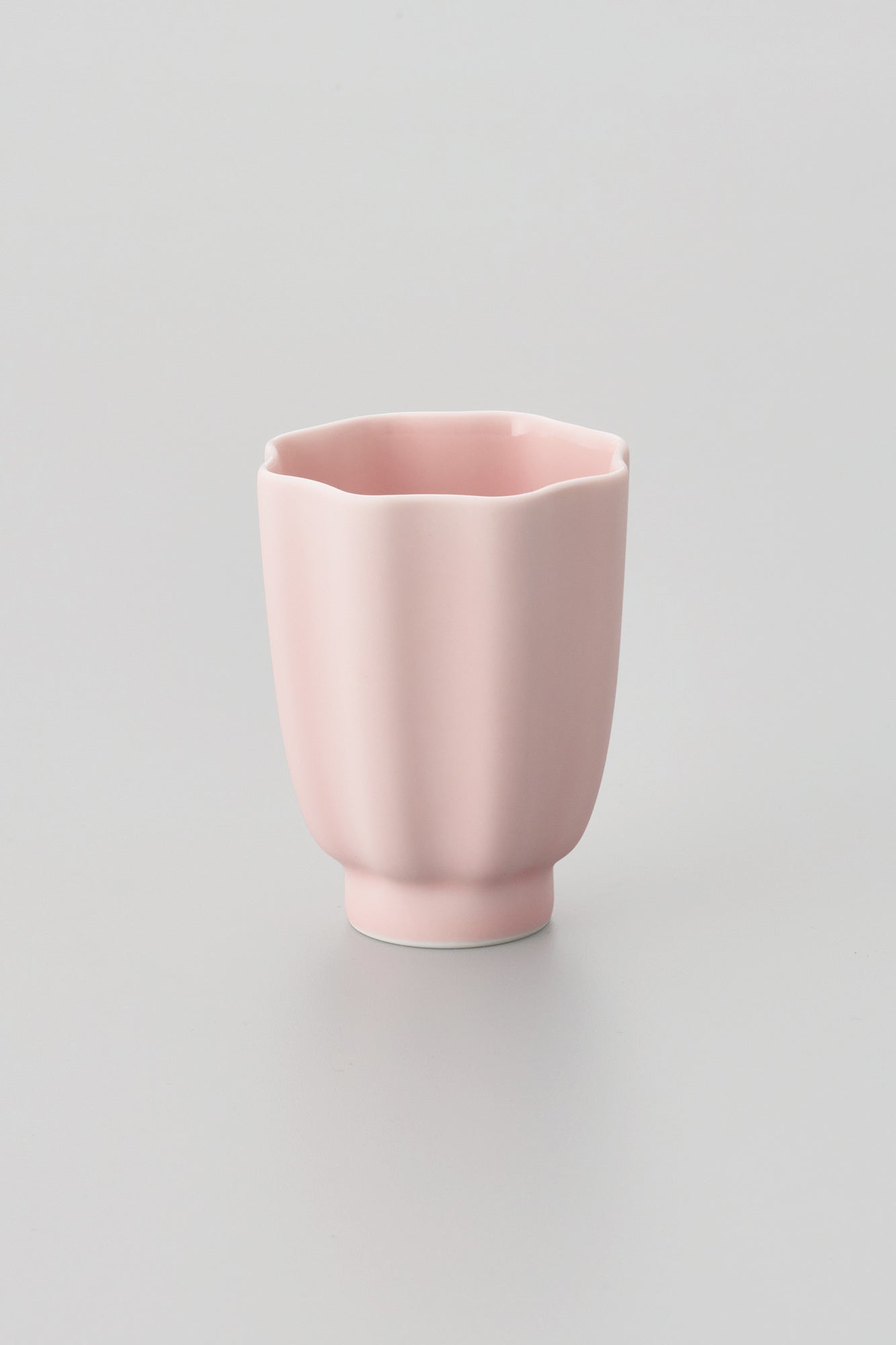 PORCELAIN POTTERY TEA CUP