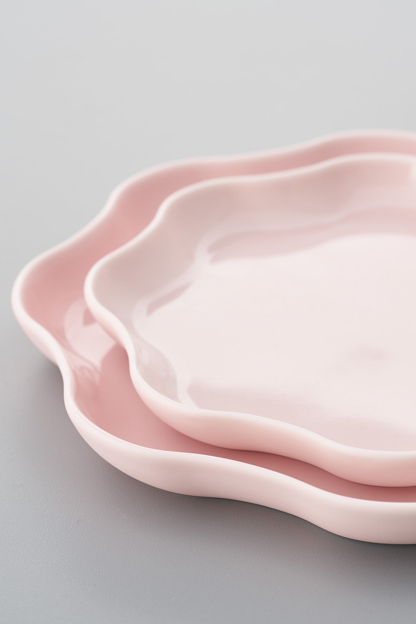 PORCELAIN POTTERY PLATE SMALL