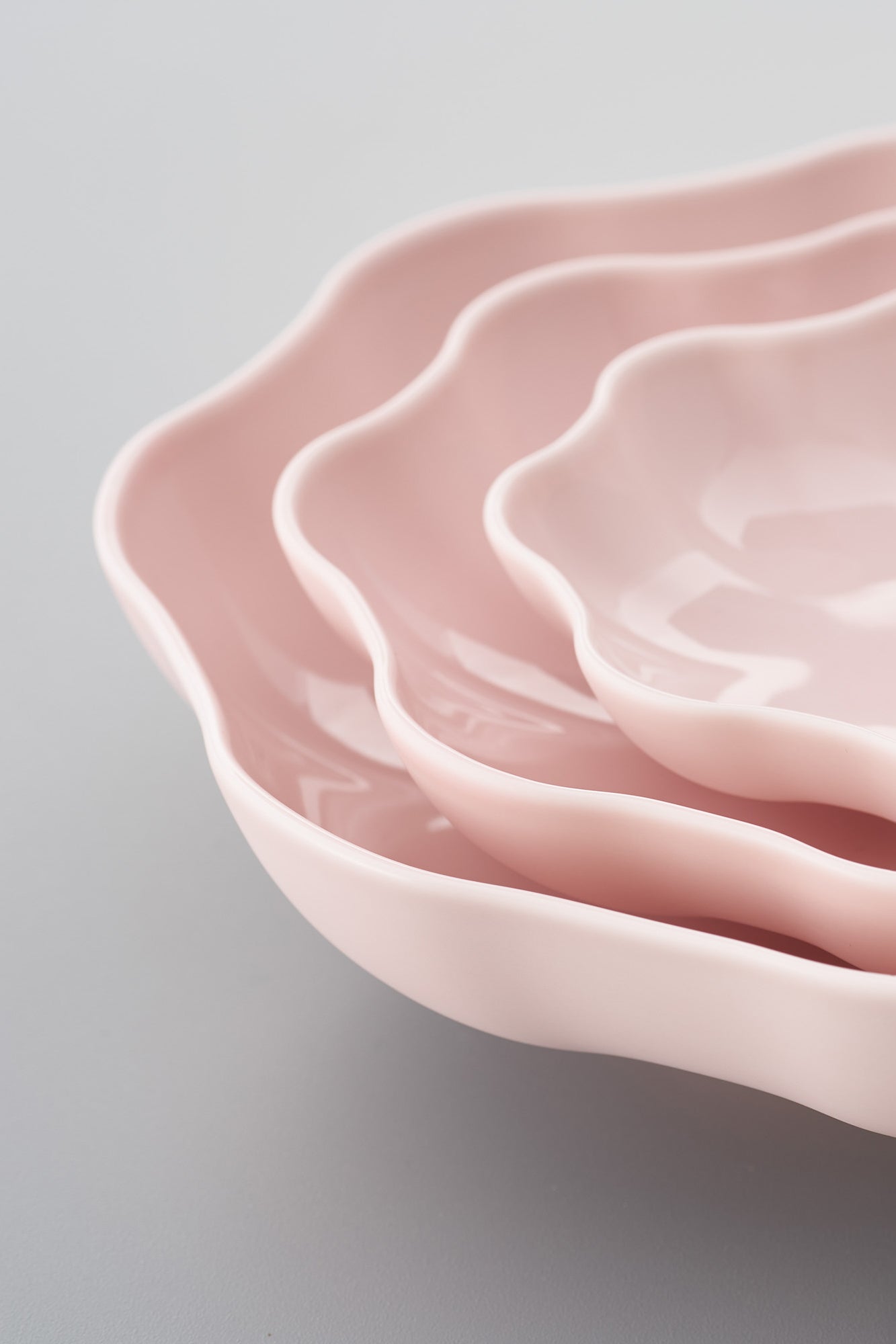 PORCELAIN POTTERY BOWL MEDIUM