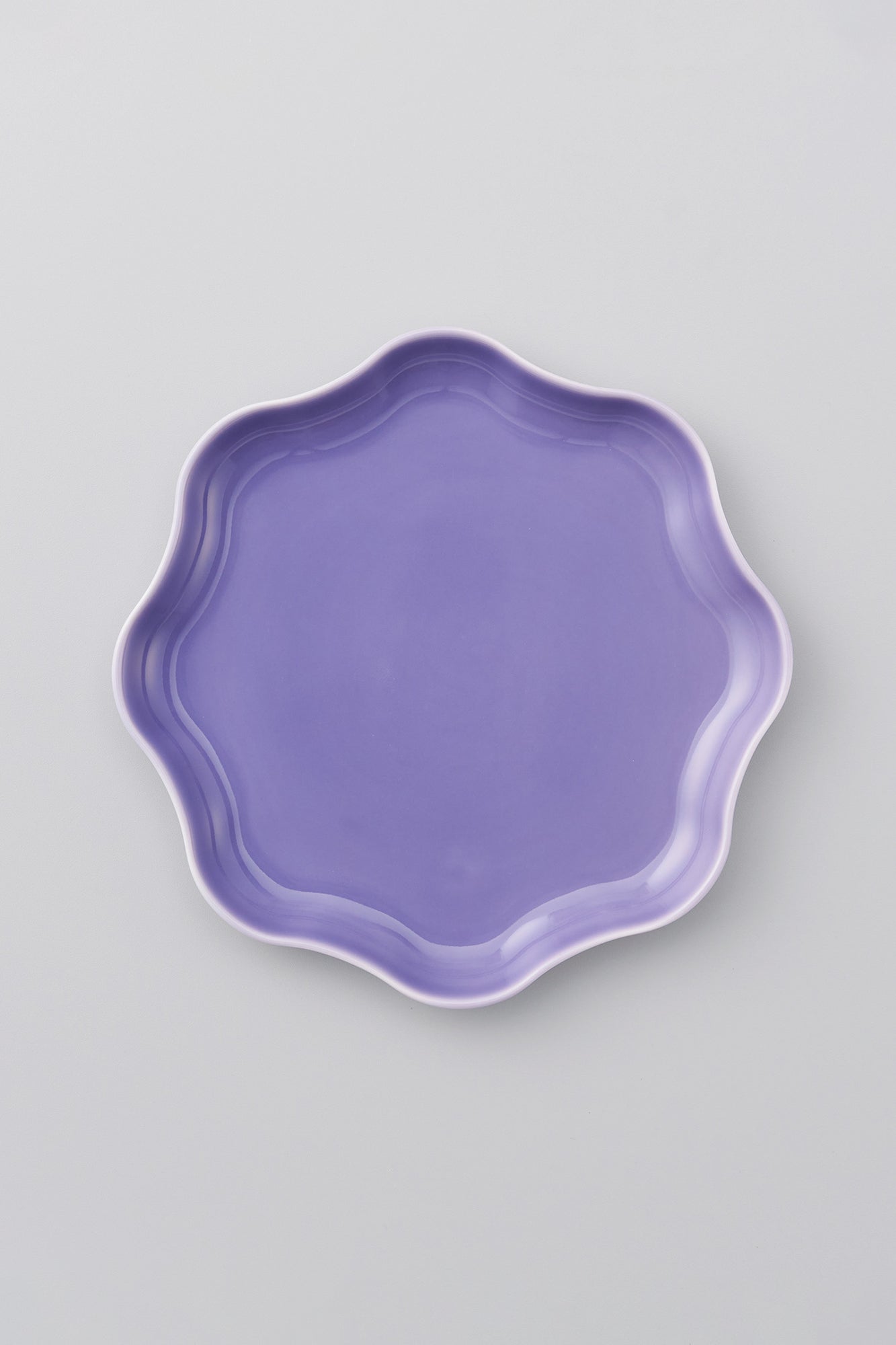PORCELAIN POTTERY PLATE MEDIUM