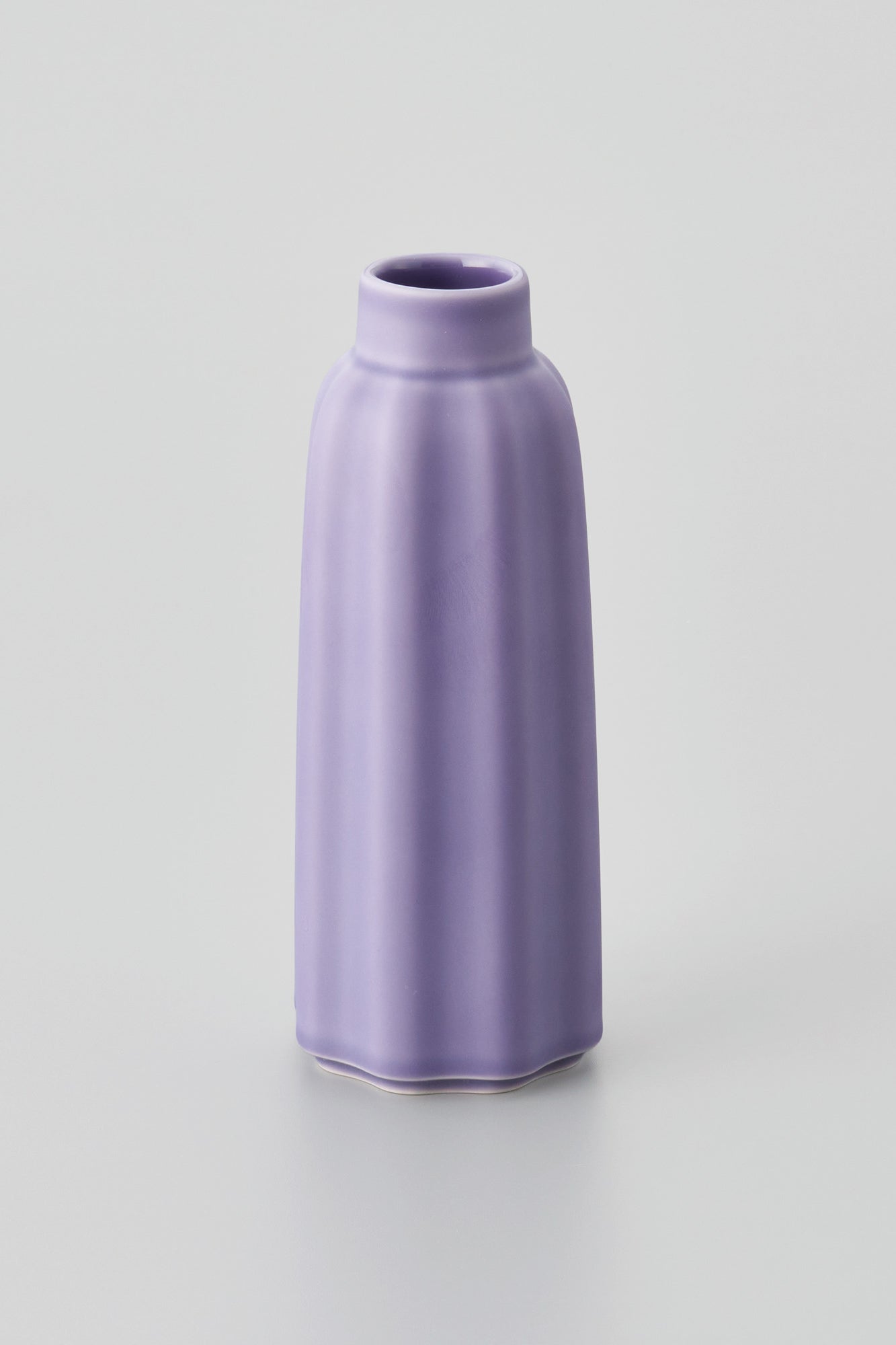 PORCELAIN POTTERY VASE