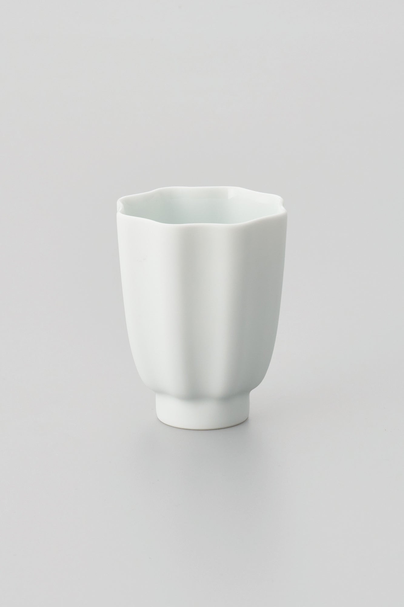 PORCELAIN POTTERY TEA CUP