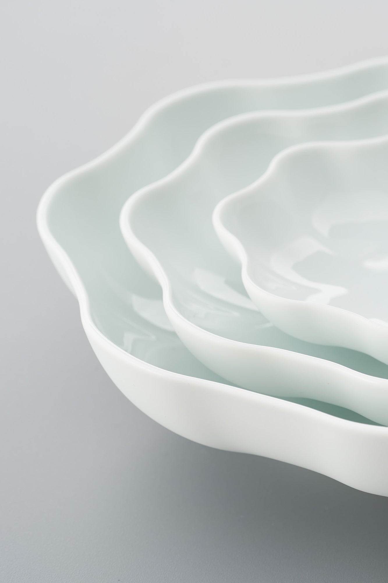 PORCELAIN POTTERY BOWL LARGE